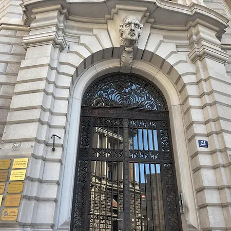 Apartament Coroneo 21 *